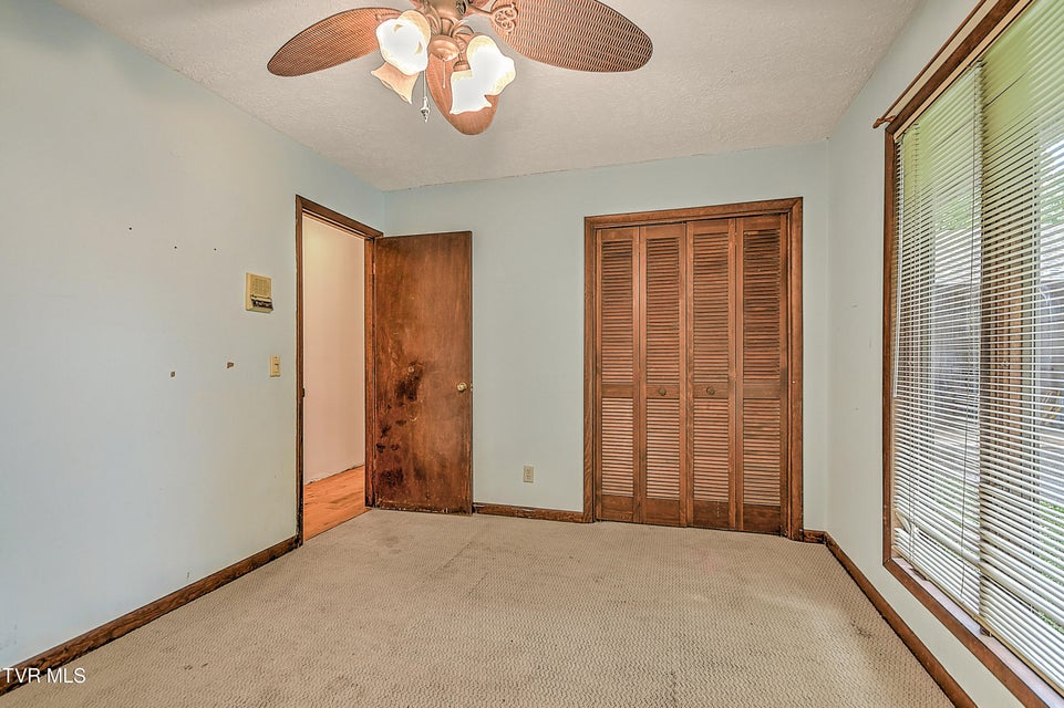 Photo #26: 121 Lone Oak Drive