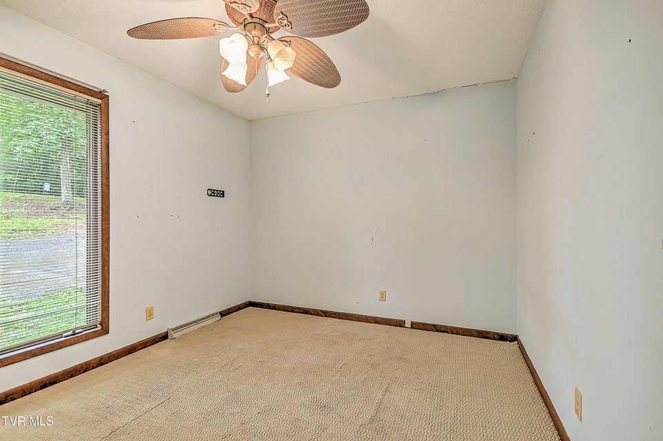 Photo #28: 121 Lone Oak Drive