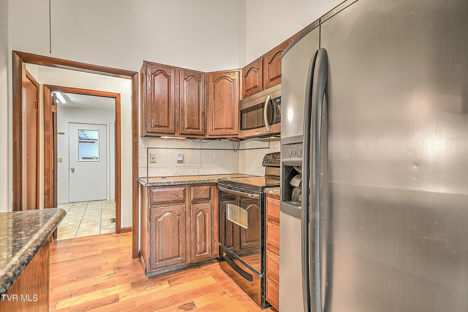 Photo #6: 121 Lone Oak Drive