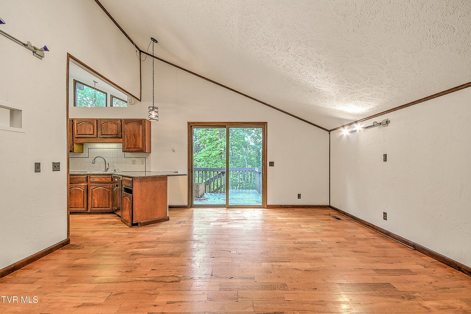 Photo #11: 121 Lone Oak Drive