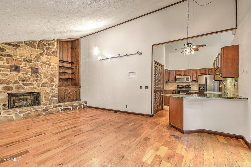 Photo #12: 121 Lone Oak Drive