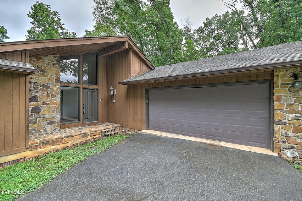 Photo #60: 121 Lone Oak Drive