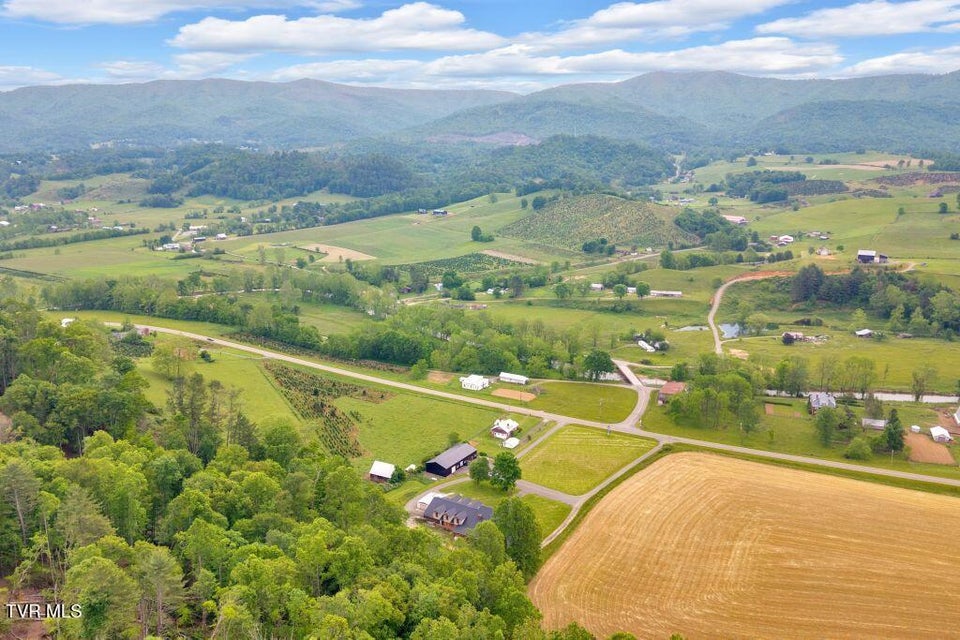 Photo #16: 5500 Roan Creek Road