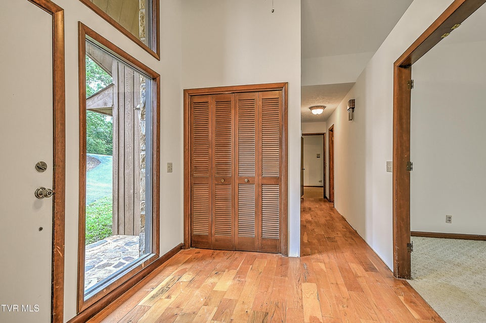 Photo #4: 121 Lone Oak Drive