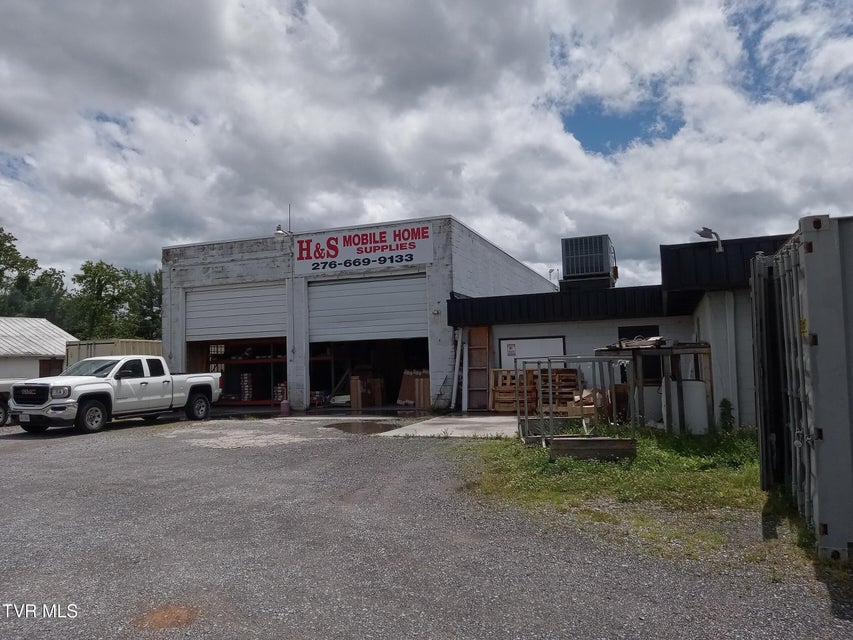 Photo #2: 16076 Lee Highway