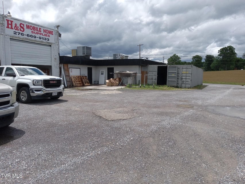 Photo #4: 16076 Lee Highway