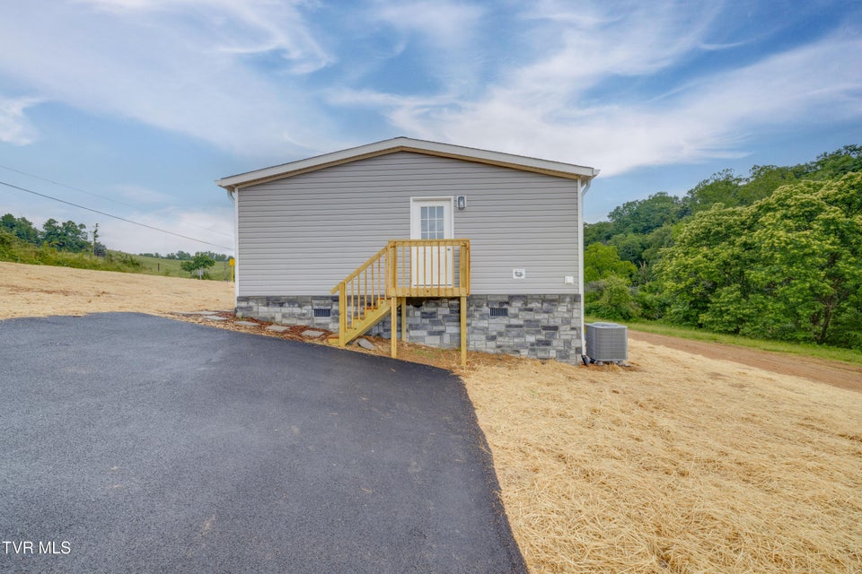 Photo #23: 913 Henry Harr Road