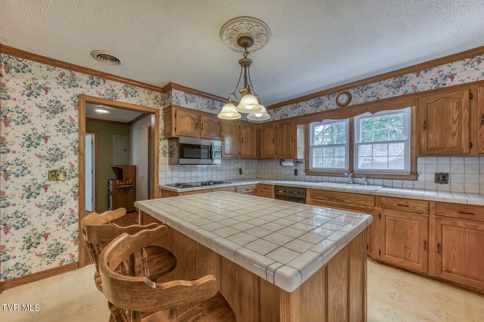 Photo #14: 390 Hillcrest Drive