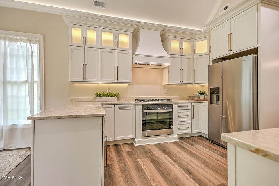 Photo #24: 302 Charlton Court