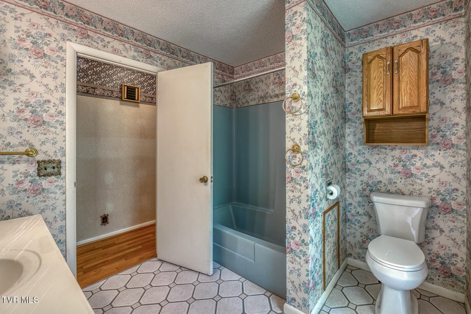 Photo #27: 390 Hillcrest Drive