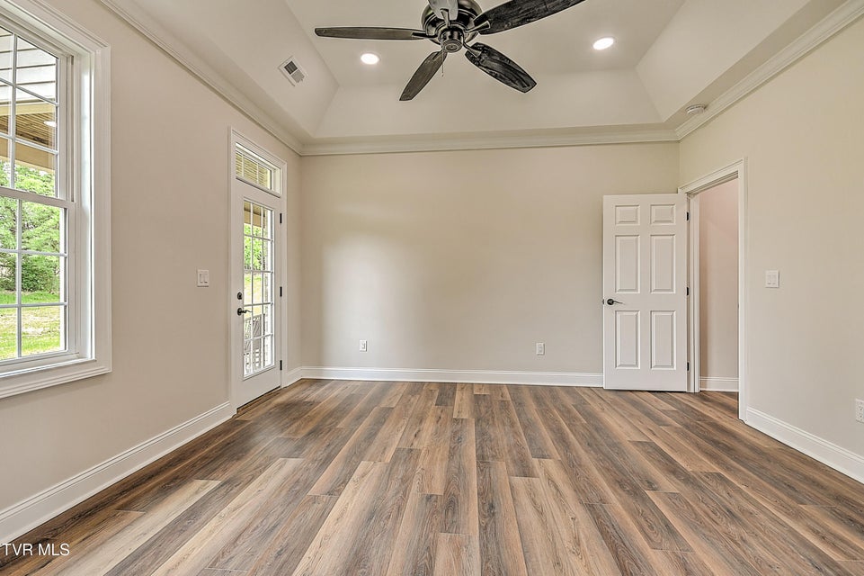 Photo #36: 302 Charlton Court