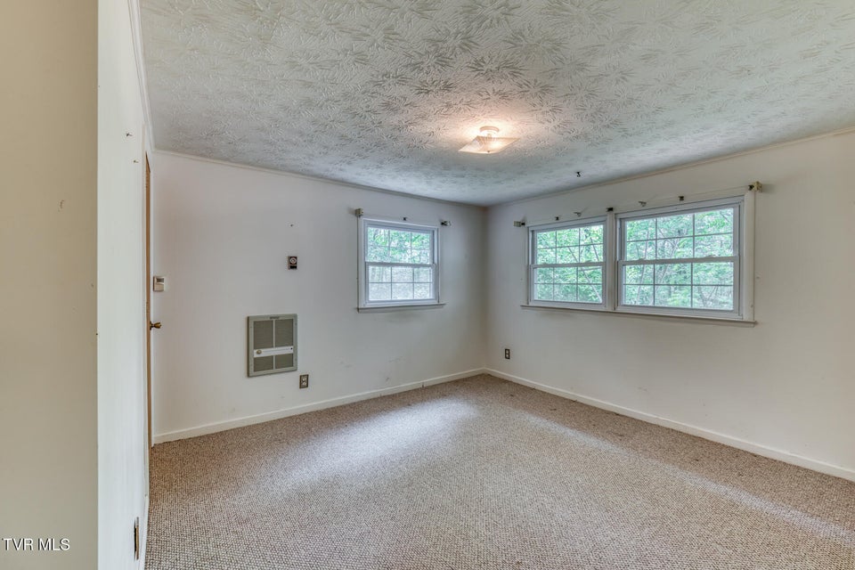 Photo #33: 390 Hillcrest Drive
