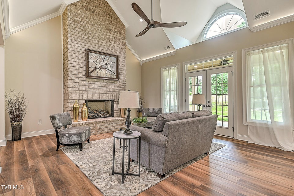 Photo #10: 302 Charlton Court