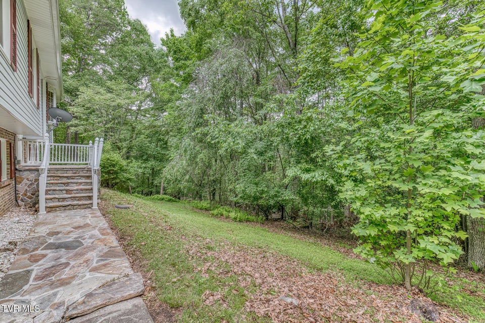 Photo #4: 390 Hillcrest Drive
