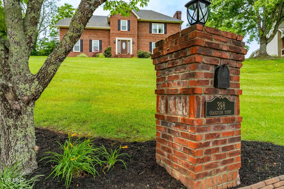Photo #40: 398 Grandview Court