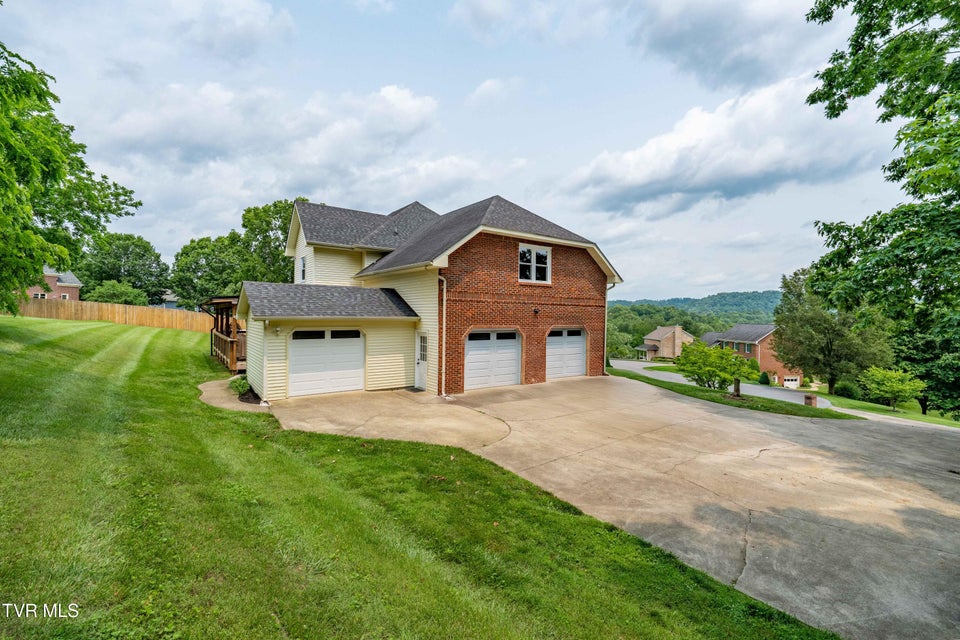 Photo #49: 398 Grandview Court