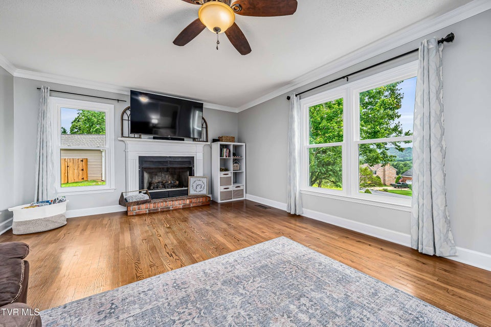 Photo #12: 398 Grandview Court