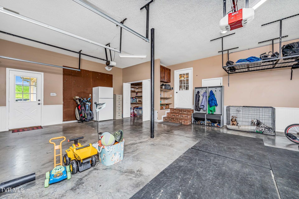 Photo #36: 398 Grandview Court