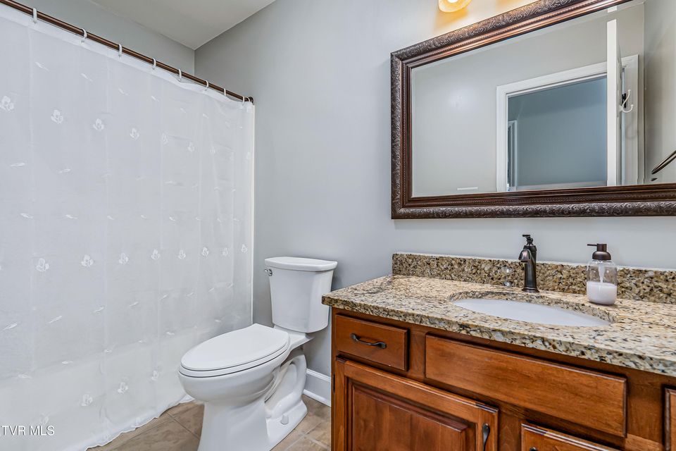 Photo #34: 398 Grandview Court