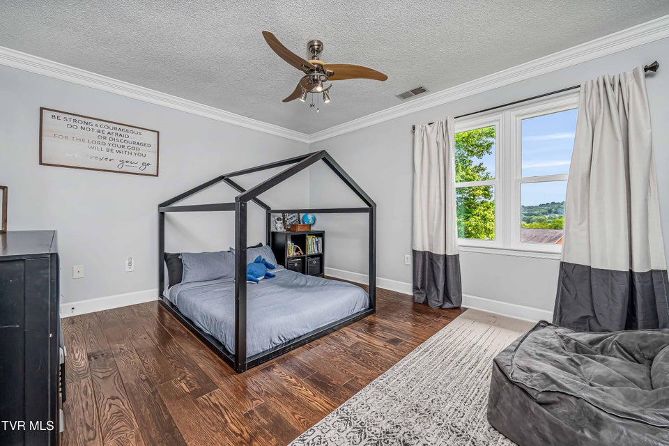 Photo #30: 398 Grandview Court
