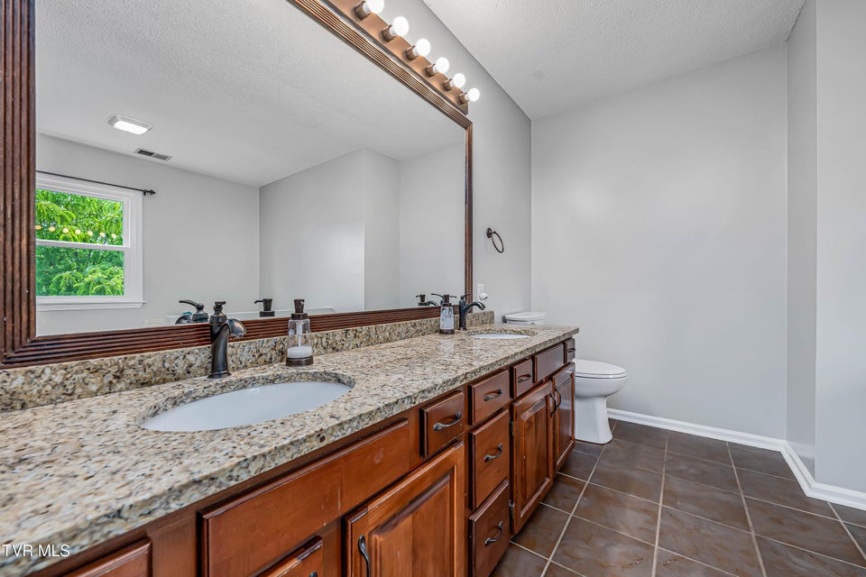 Photo #26: 398 Grandview Court
