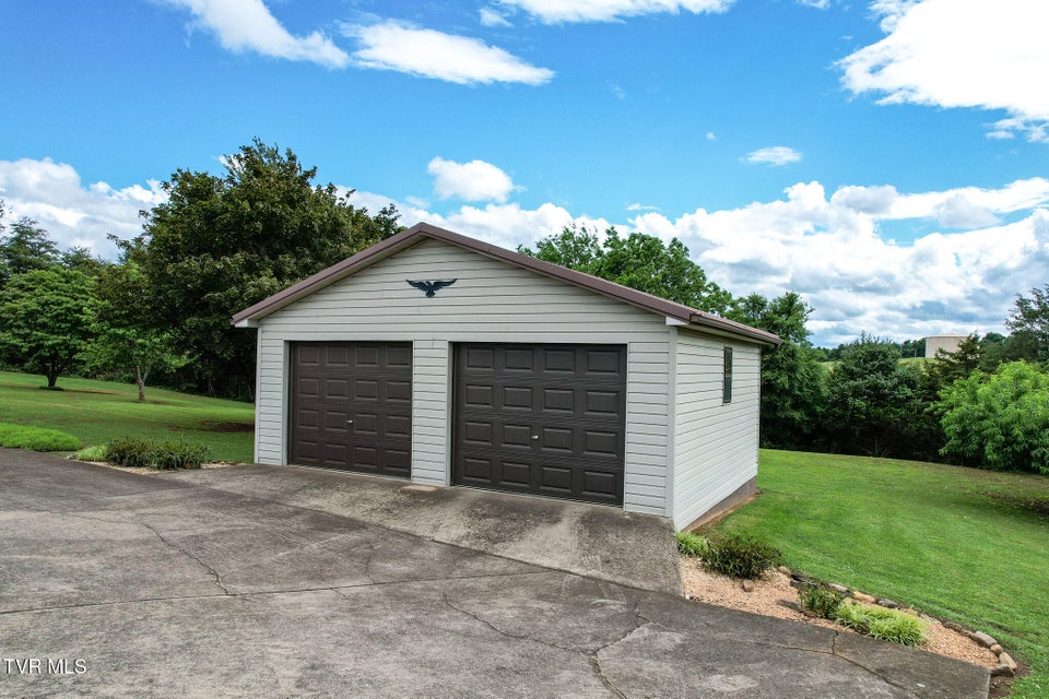 Photo #3: 460 W Hills Dr