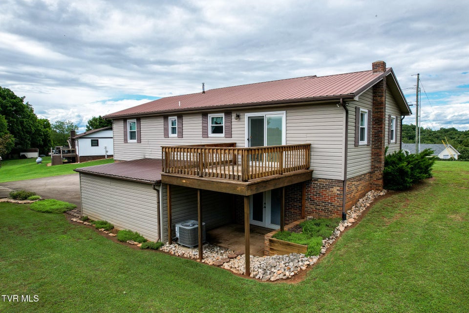 Photo #4: 460 W Hills Dr