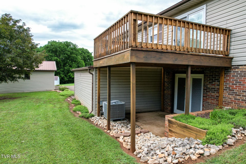 Photo #5: 460 W Hills Dr
