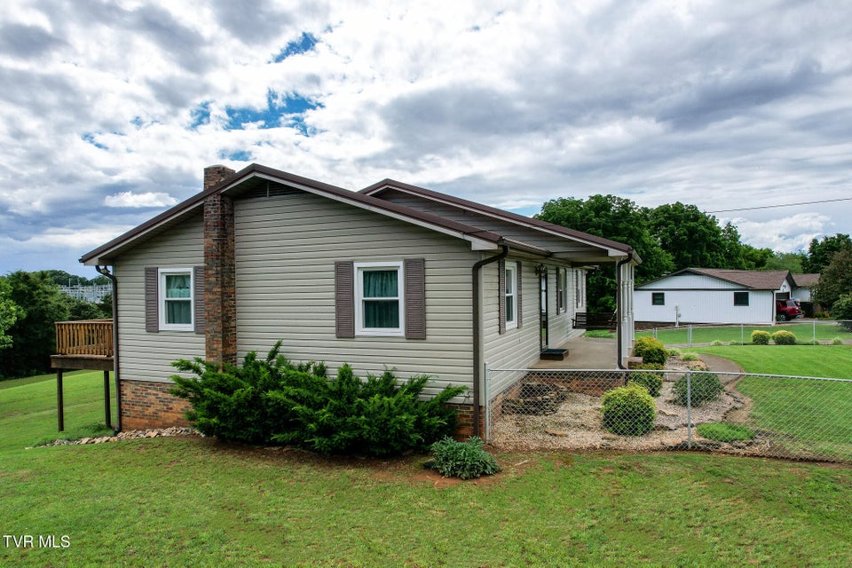 Photo #6: 460 W Hills Dr