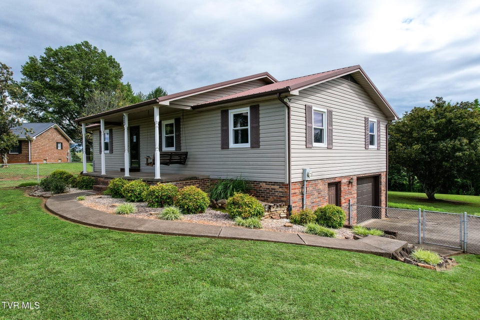 Photo #8: 460 W Hills Dr