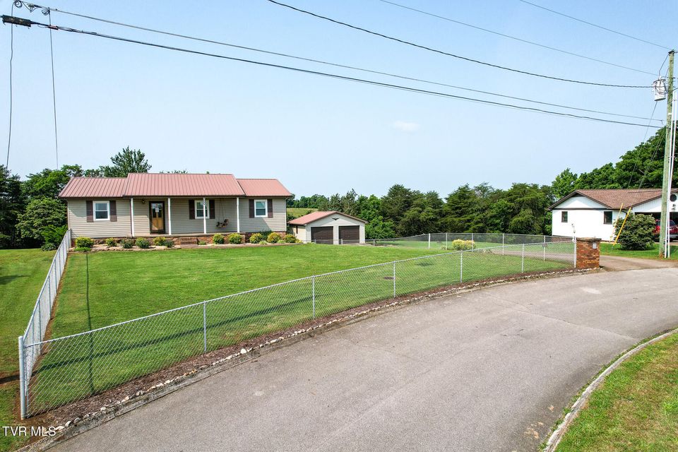 Photo #18: 460 W Hills Dr