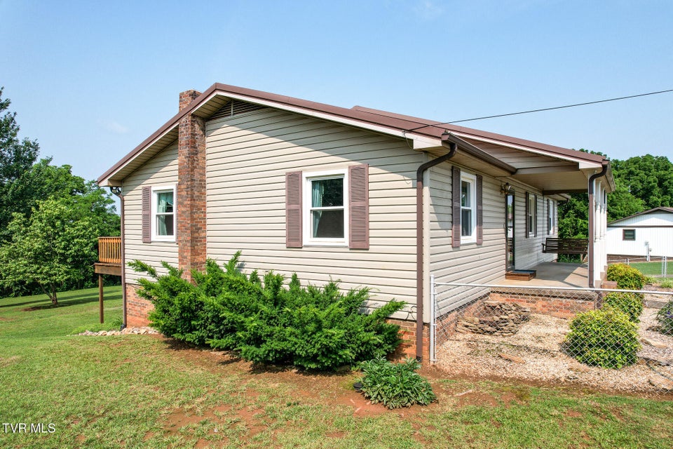 Photo #21: 460 W Hills Dr