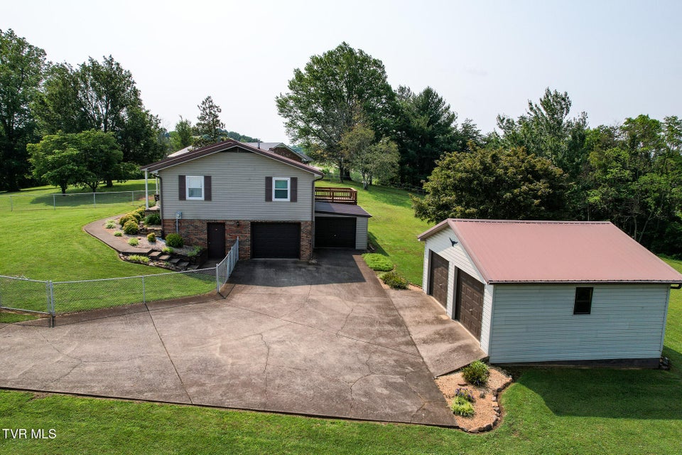 Photo #25: 460 W Hills Dr