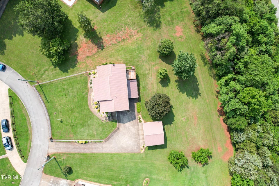 Photo #28: 460 W Hills Dr