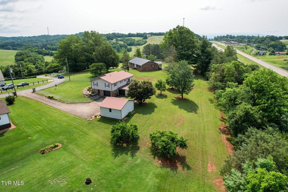 Photo #29: 460 W Hills Dr