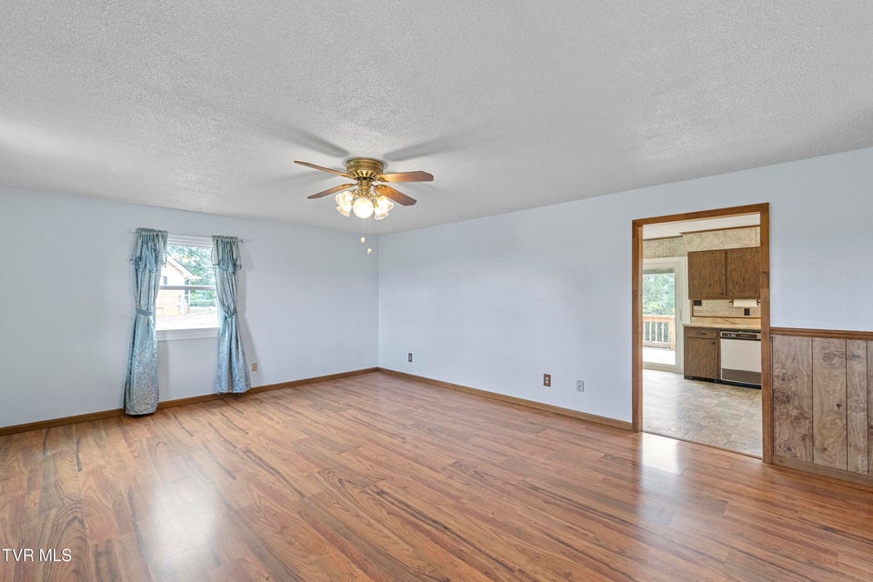 Photo #33: 460 W Hills Dr