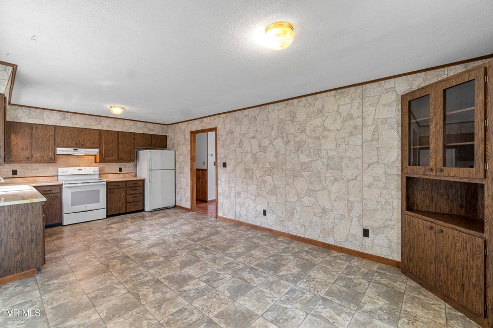 Photo #38: 460 W Hills Dr