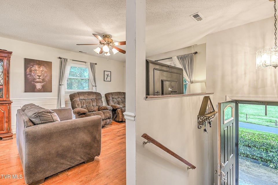 Photo #6: 118 Greenmeadow Lane