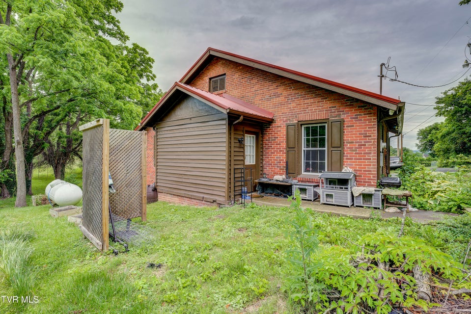 Photo #3: 2517 Fort Henry Drive
