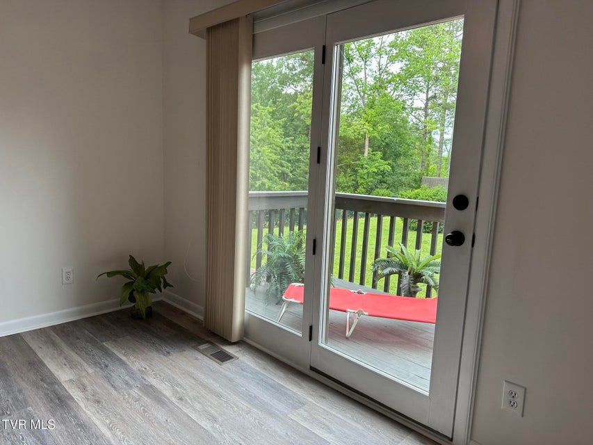 Photo #5: 516 Fleetwood Court