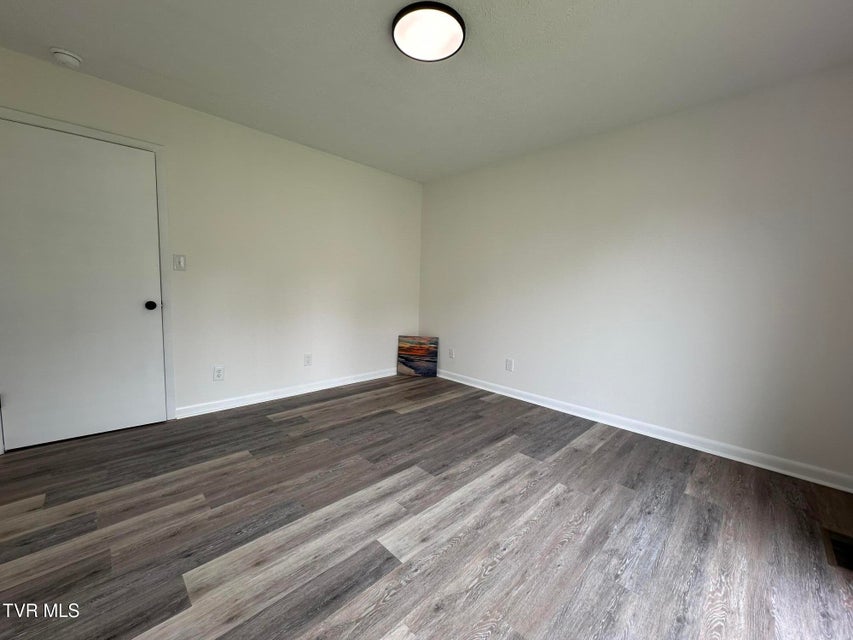 Photo #61: 516 Fleetwood Court