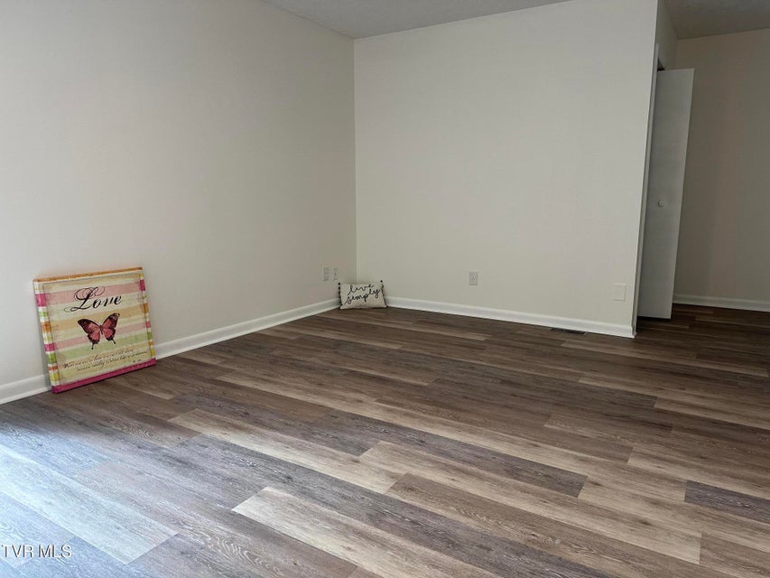 Photo #36: 516 Fleetwood Court