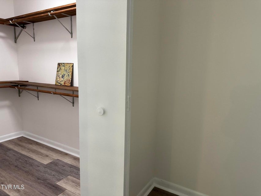 Photo #51: 516 Fleetwood Court