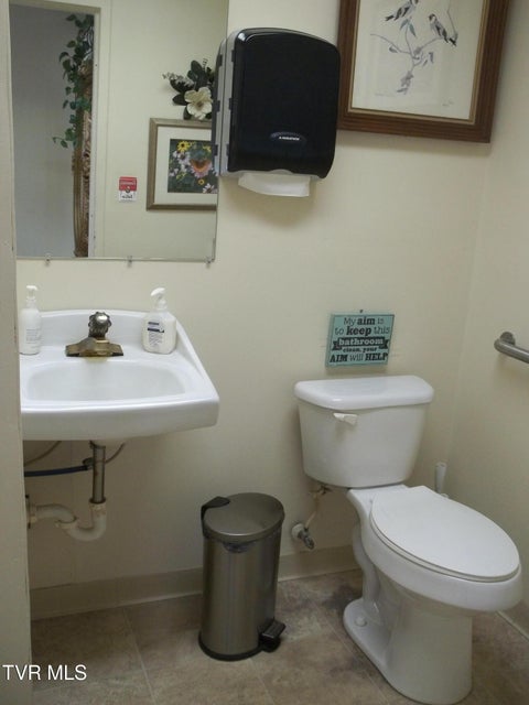 Photo #23: 1127 North Eastman Road Suite C