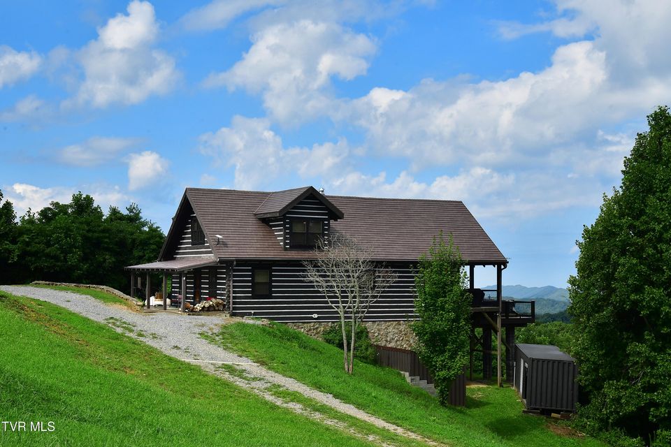Photo #2: 308 Walnut Mountain Farm Loop