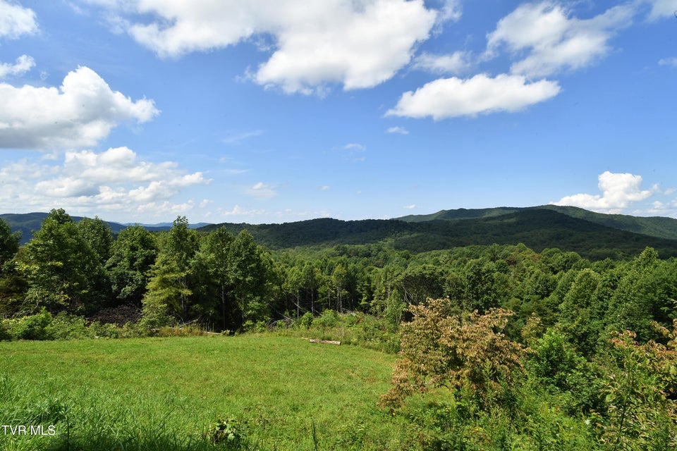 Photo #30: 308 Walnut Mountain Farm Loop