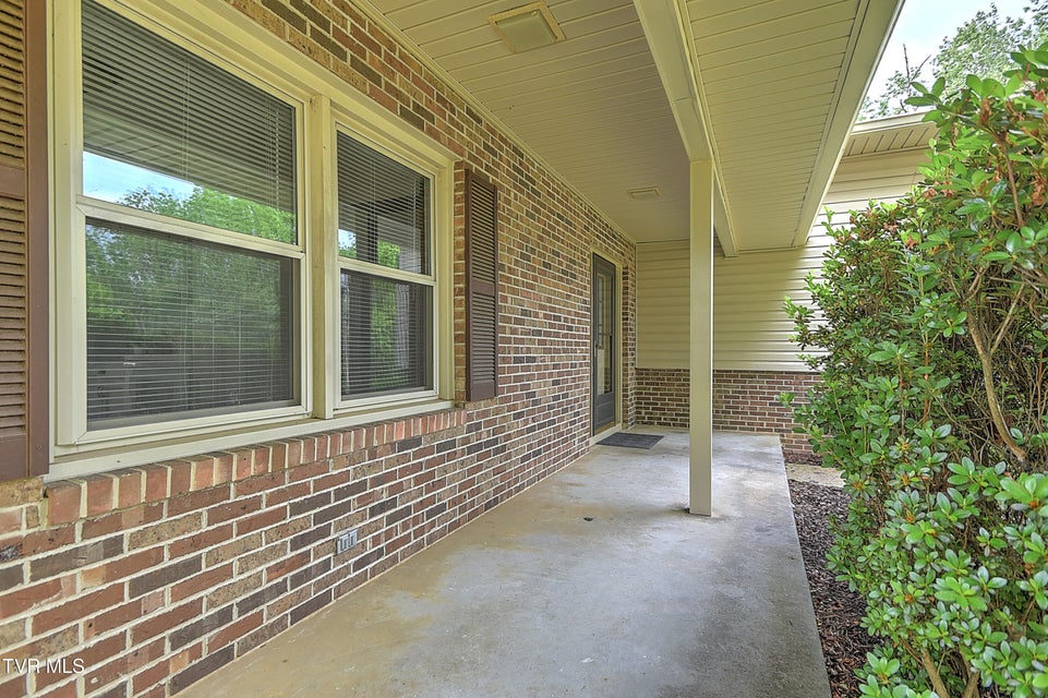 Photo #4: 1712 Lakeview Dr