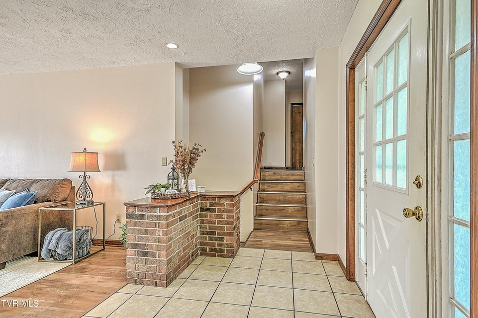 Photo #5: 1712 Lakeview Dr