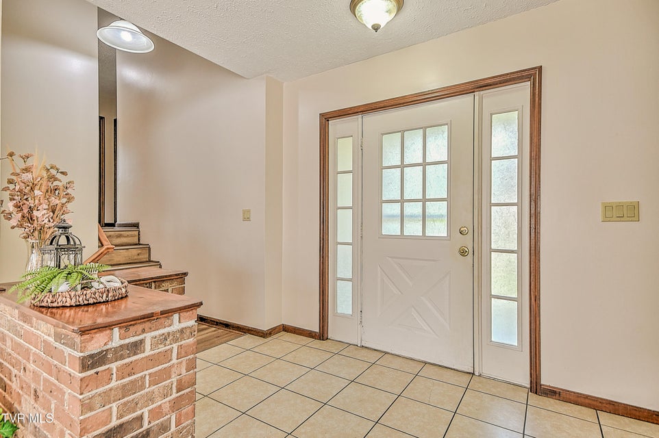 Photo #7: 1712 Lakeview Dr