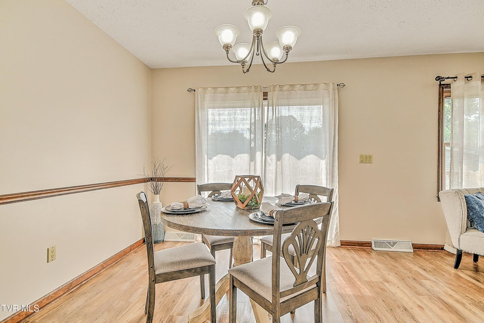 Photo #13: 1712 Lakeview Dr
